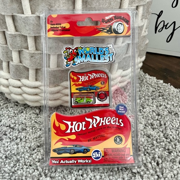 World’s Smallest HOT WHEELS #516 by Mattel Green Car NWT - Picture 2 of 7